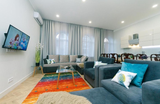 V&V luxury apartments (Arena City,Maydan)