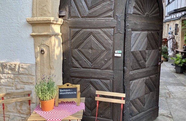 Vacation home Gimmeldingen: Wood-burning stove, historic town center - Neustadt/Wstr.