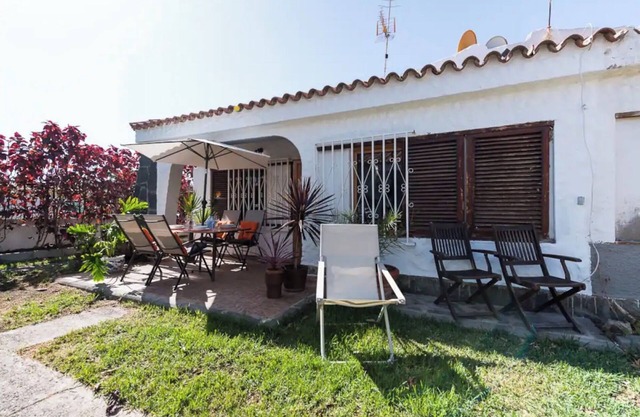 Vacation Home 'Bungalow Ubicación Ideal' with Shared Pool, Shared Terrace and Wi-Fi