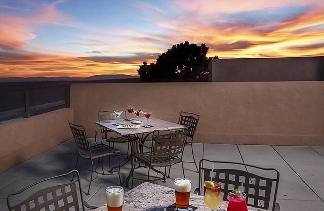 Vacation Starts Here! Dining, Access to National Park Right Outside Property