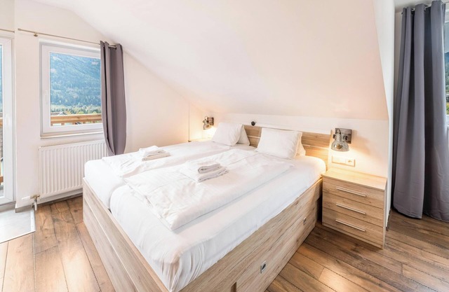 Vacation Apartment "Mentenwirt Suite" with Mountain View, Wi-Fi & Terrace