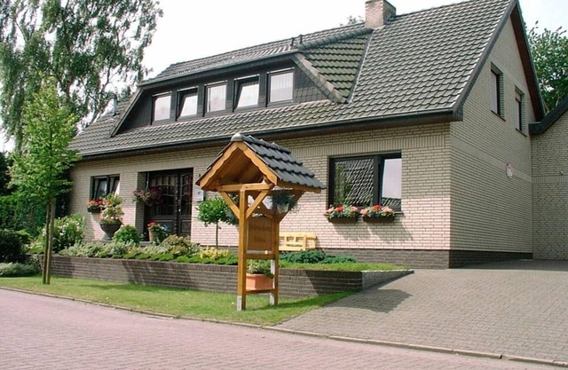 Vacation apartment/apartment for 4 guests with 90m² in Papenburg OT Surwold (25241)