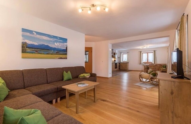 Vacation apartment Gerti for 1-5 persons (100 sqm, upper floor)