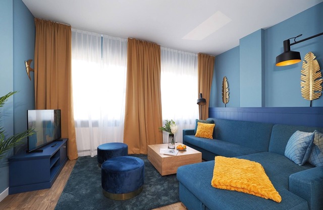 Vacation apartment with 1 bedroom and balcony facing the lake