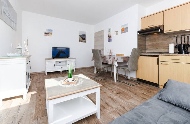 Vacation apartment/apartment for 3 guests with 35m² in Neuharlingersiel (150074)