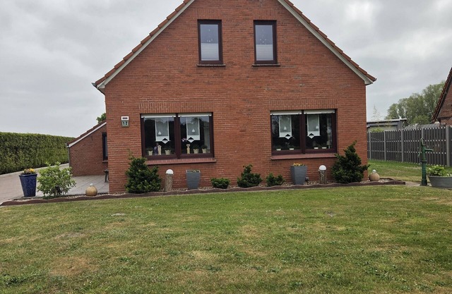 Vacation apartment/apartment for 4 guests with 40m² in Westoverledingen (295591)