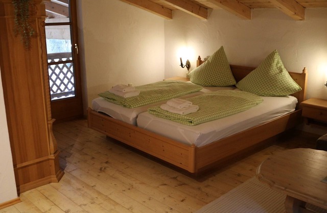 Vacation apartment Staufenblick, 1-4 persons, balcony