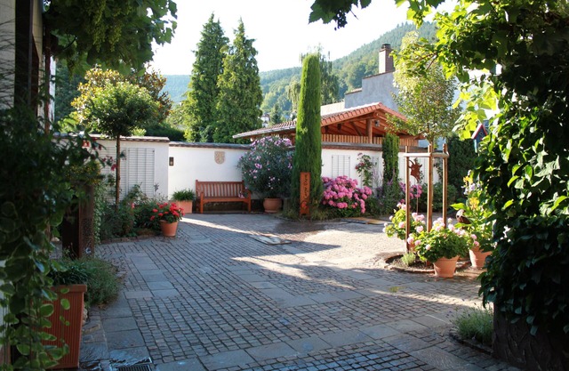 Vacation apartment in lovingly renovated old building w. Complete equipment & Pfalzcard