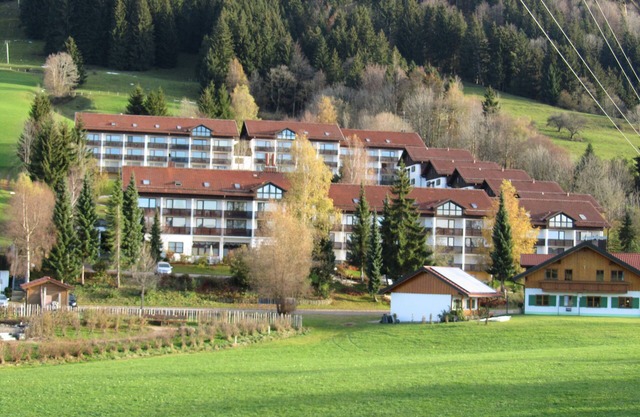Vacation apartment, indoor pool and sauna, WLAN, south-facing balcony in a quiet location