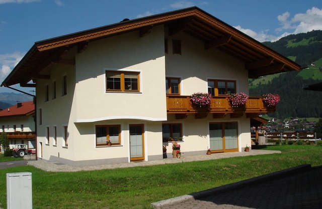 Vacation apartment for 2 to 9 people