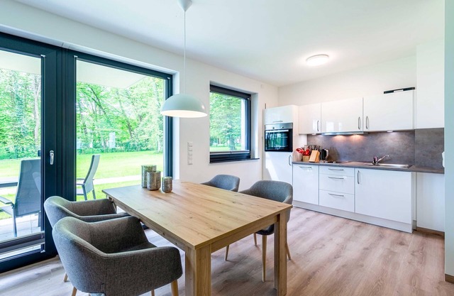 Vacation apartment with terrace on Lake Krakow