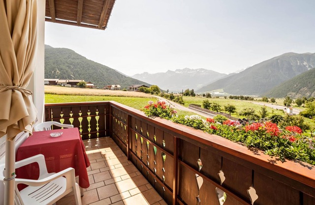 Vacation Apartment "Sonnenhof Sonnschein" with Mountain View, Terrace& BBQ