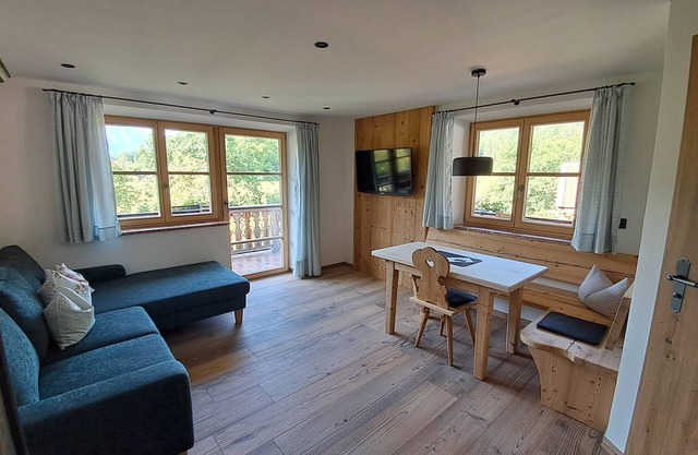 Vacation apartment 1 Servus NEU - Guesthouse Becher, Kreuth-Point