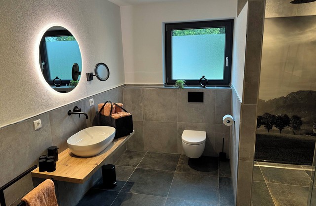 Vacation apartment 1 with 2 bedrooms, priv. Sauna and fantastic saltwater pool