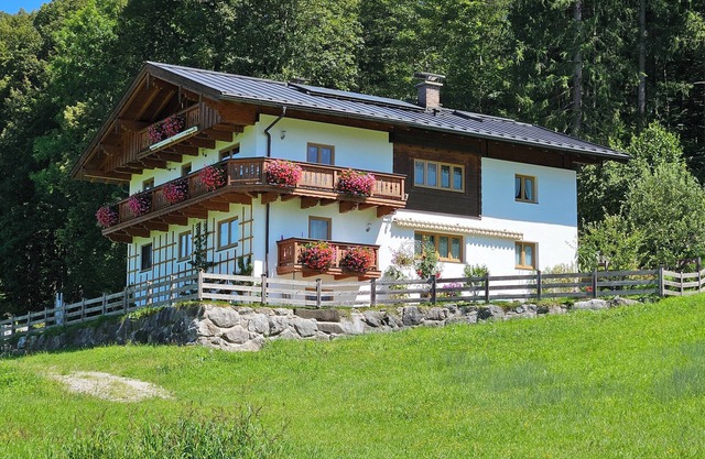 Vacation apartment 60 sqm. In the heart of Schönau with a magnificent view of the Watzmann.