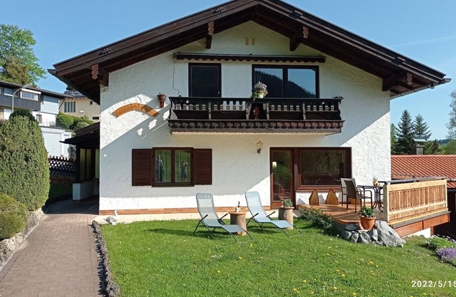 Vacation apartment (80 m²) with wonderful panoramic view between Schliersee and Tegernsee