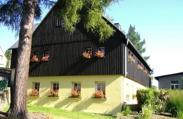 Vacation apartment/apartment for 6 guests with 140m² in Bärenstein (110582)