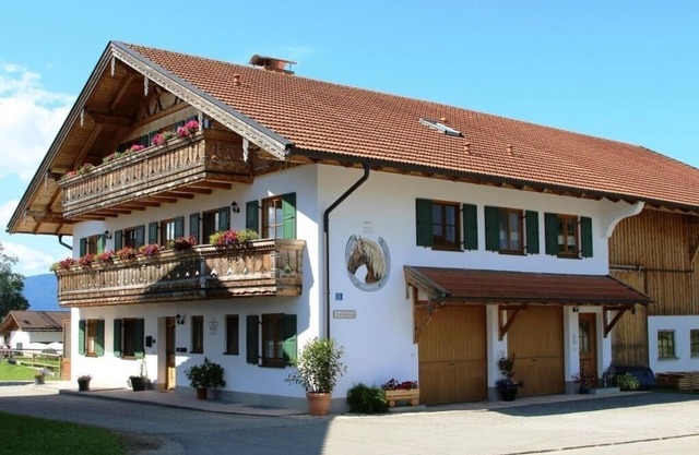 Vacation apartment/apartment for 4 guests with 95m² in Rottenbuch (115081)