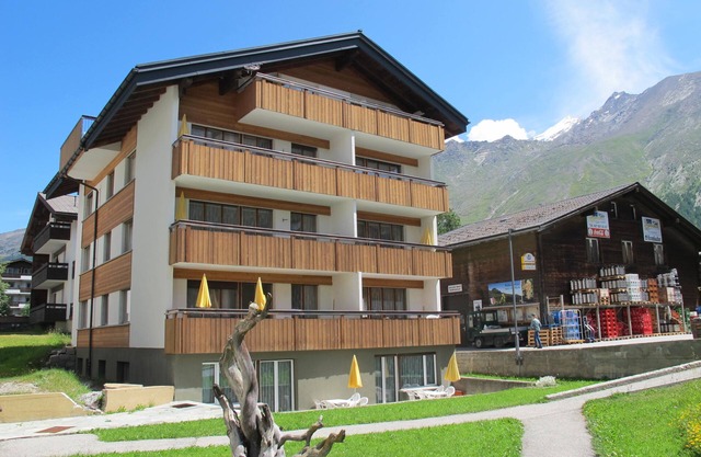 Vacation apartment/apartment for 7 guests with 65m² in Saas-Fee (161421)