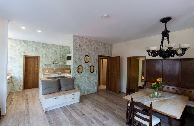 Vacation apartment/apartment for 4 guests with 100m² in Rödental (127190)