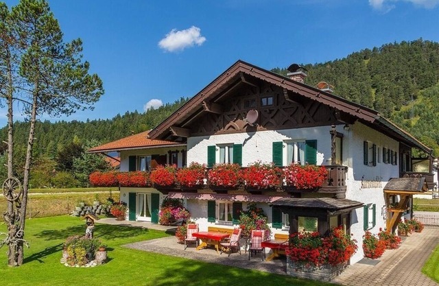 Vacation apartment/apartment for 3 guests with 60m² in Wallgau (73471)
