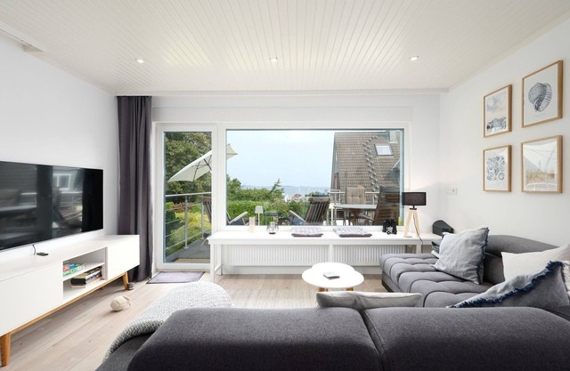 Vacation apartment/apartment for 4 guests with 90m² in Laboe (294424)