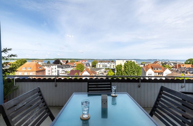 Vacation apartment/apartment for 6 guests with 81m² in Laboe (294449)