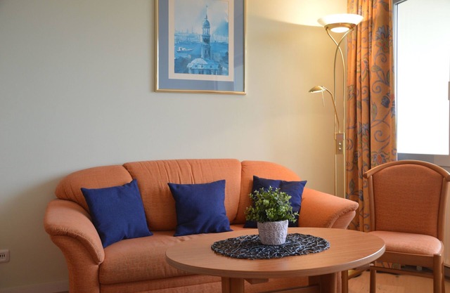 Vacation apartment/apartment for 2 guests with 30m² in Holm (10153)