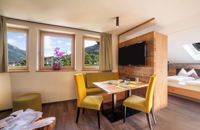 Vacation Apartment "Barrique" with Mountain View, Wi-Fi and Garden