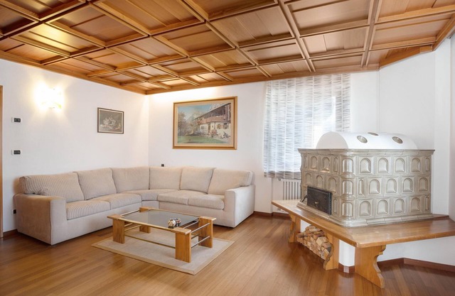 Vacation Apartment "Ciasa Soppelsa 2" with Mountain View, Wi-Fi & Garden