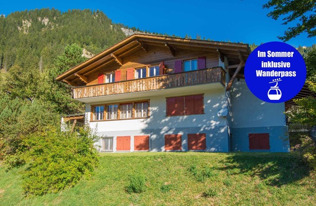Vacation apartment, close to the center, with a magnificent view of the mountains.