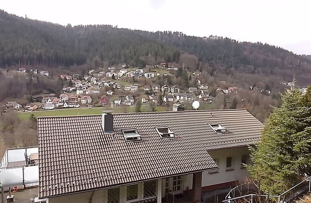 Vacation apartment with two bedrooms and a large balcony in a quiet location