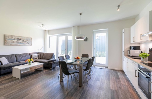 Vacation apartment/apartment for 4 guests with 86m² in Kellenhusen (287106)