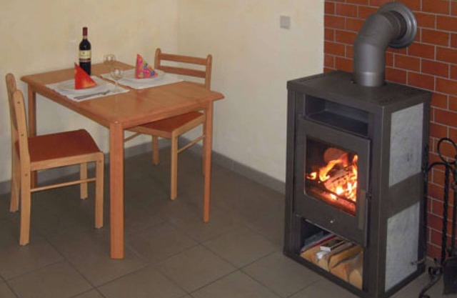 Vacation apartment 1, 1 bedroom, 2 extra beds possible in the living room, 1 baby crib (up to 3 years)