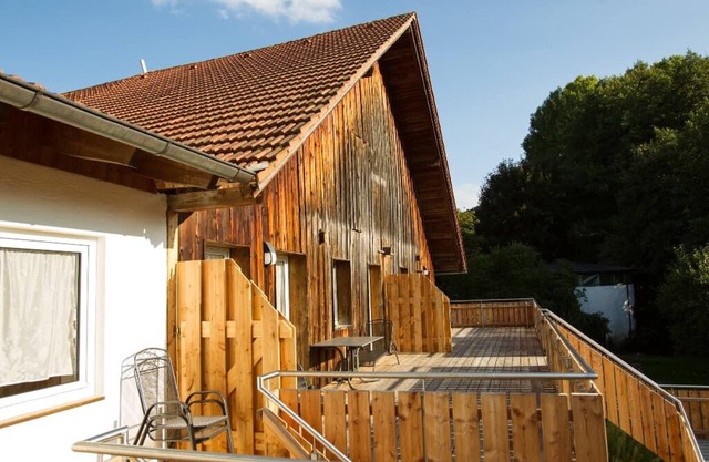 Vacation apartment for up to 5 people with balcony and free WiFi