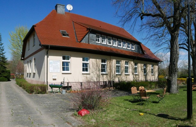 Vacation apartment downstairs in the manor house - Feriendorf Großer Labussee 202