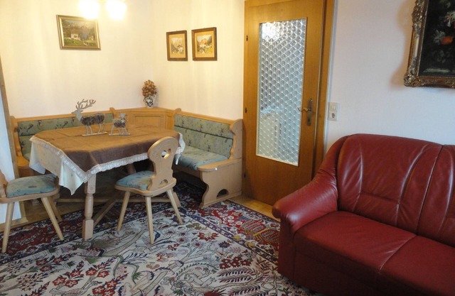 Vacation apartment for up to 4 people, 90 sqm, 2 large bedrooms, balcony