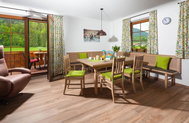 Vacation apartment Fuderheuberg 84 sqm on the upper floor, 2 bedrooms, eat-in kitchen, balcony