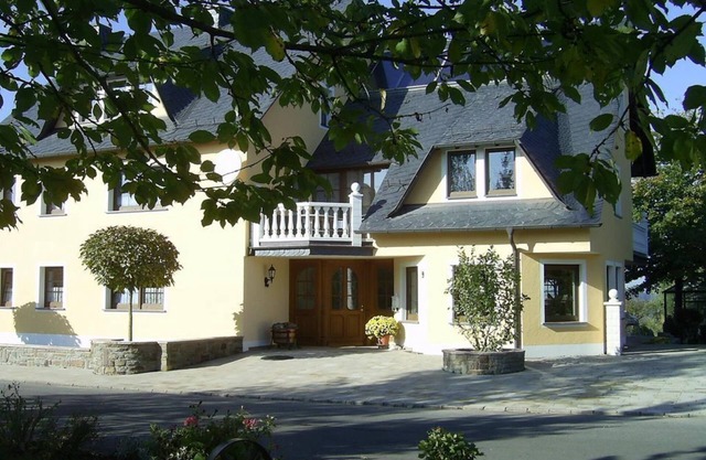 Vacation apartment Haus Maria Olmscheid - 6-bed vacation apartment shower/WC, 2