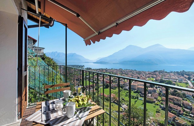 Vacation Apartment in Beautiful Vineyard 'Crotto Palma' with Lake View & Wi-Fi