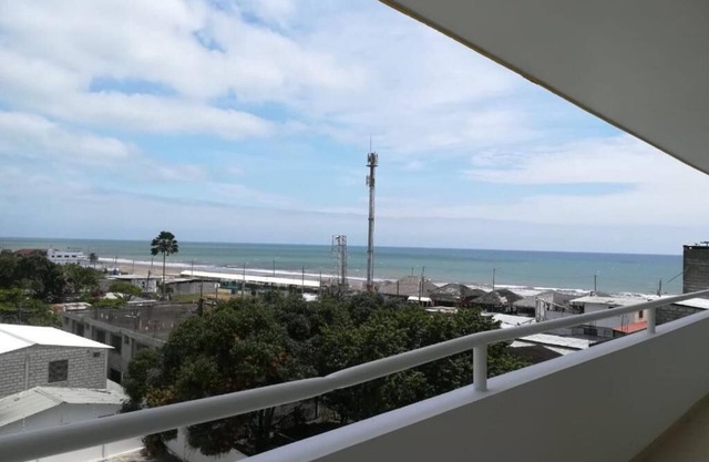 VACATION APARTMENT IN GOLDEN BEACH BUILDING