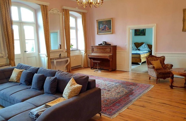 Vacation apartment in the castle "Hesse von Hilbringen" - Schloss Hilbringen
