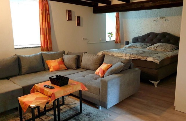 Vacation apartment in the "Jean Huart" farm wing - Hilbringen Castle