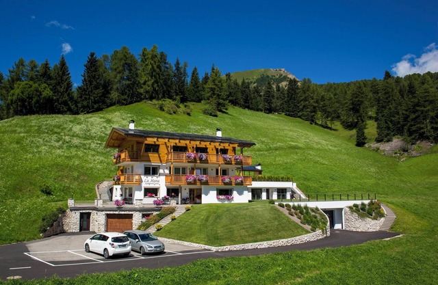 Vacation Apartment "Comfort La Mana" with Mountain View, Wi-Fi & Garden