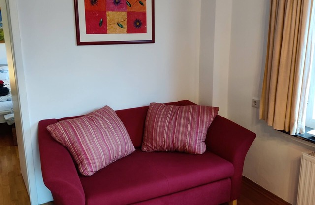 Vacation apartment Jantje in Emden city center with garden directly on the canal
