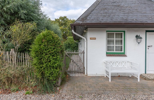 Vacation apartment Kastanienhof Sanddorn in Wisch for up to 3 people