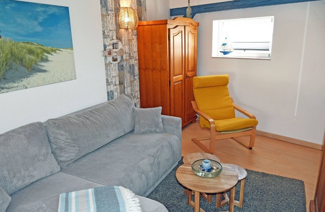 Vacation apartment Lee (R) - Holiday home to the harbor in Altefähr