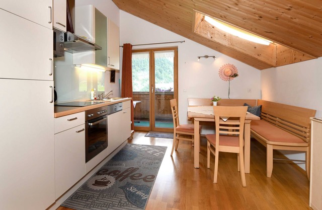 Vacation Apartment Lug - Gästehaus Margreth