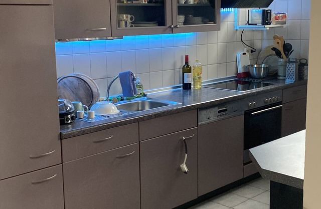 Vacation apartment maximum 5 beds, kitchen, bathroom, large lounge on the ground floor