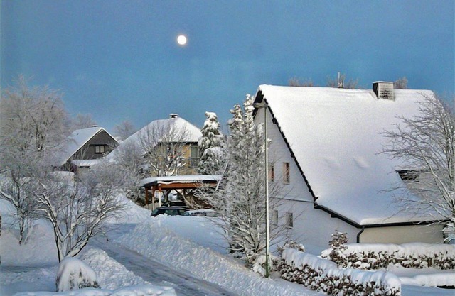 Vacation apartment on the High Fens, Eifelsteig, RAVeL cycle path, stove fireplace own garden